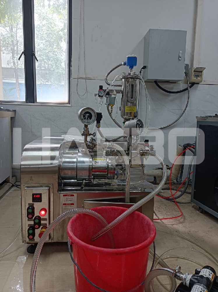 廣東某股份有限公司0.5L實驗室納米砂磨機調試成功