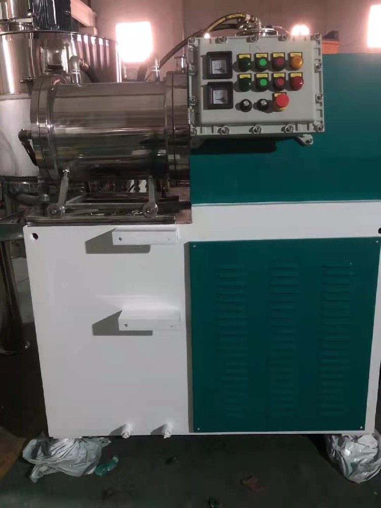 江蘇某企業丁氰手套研磨調試成功