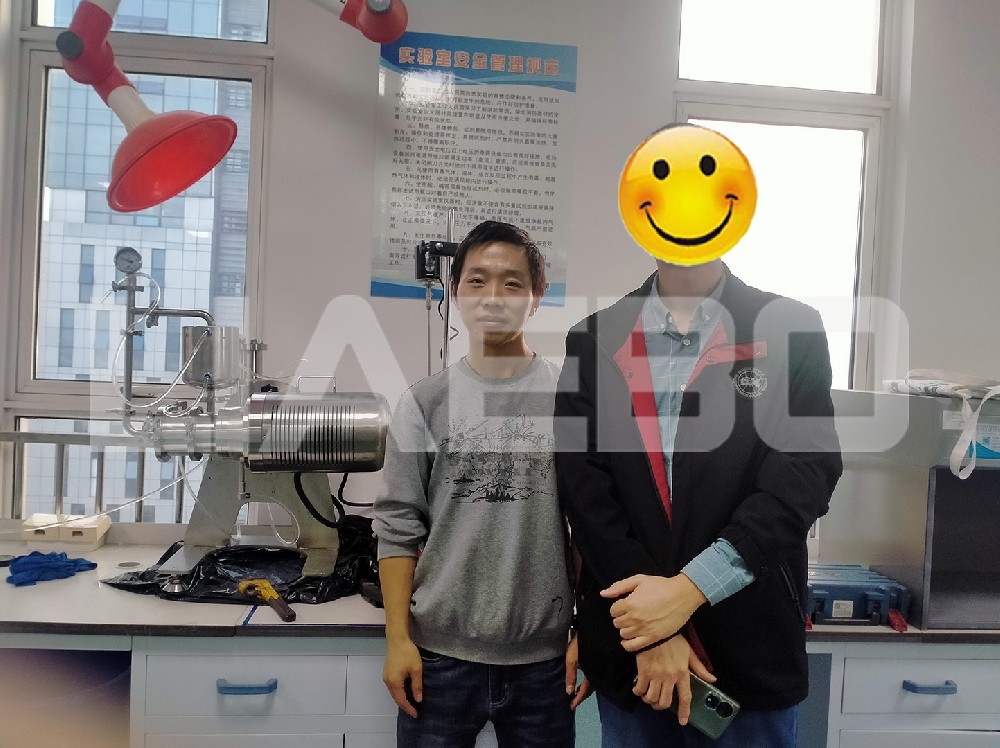 南京某有限公司0.2L實驗室砂磨機調試成功