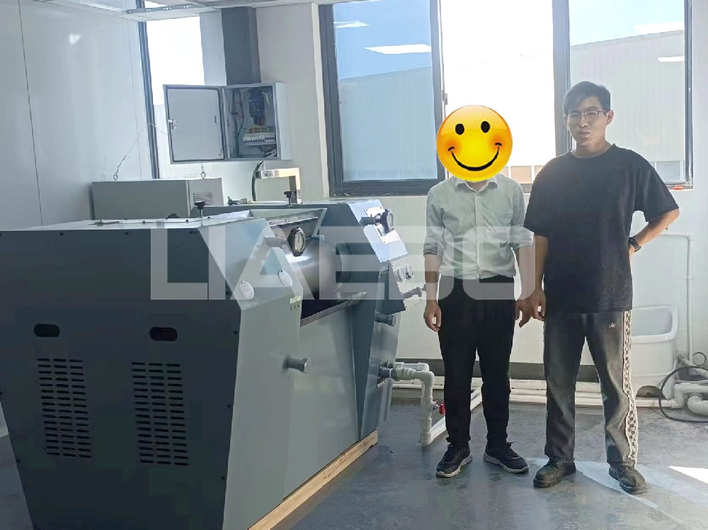 浙江某有限公司 260 液壓三輥機調試成功