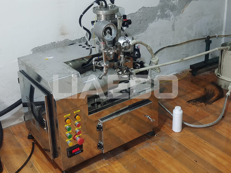 浙江某有限公司1L實驗室納米砂磨機調試成功